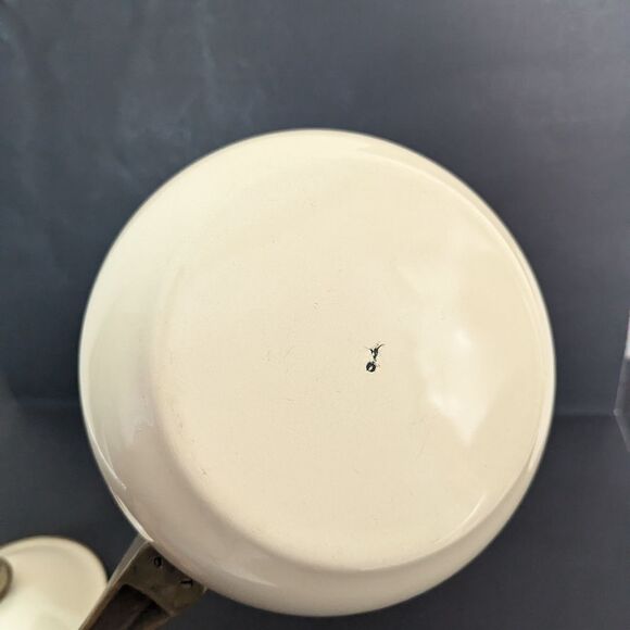 La cuisine Galistyne Sutton enamel cookware lidded stockpot cream gold - Picture 7 of 8